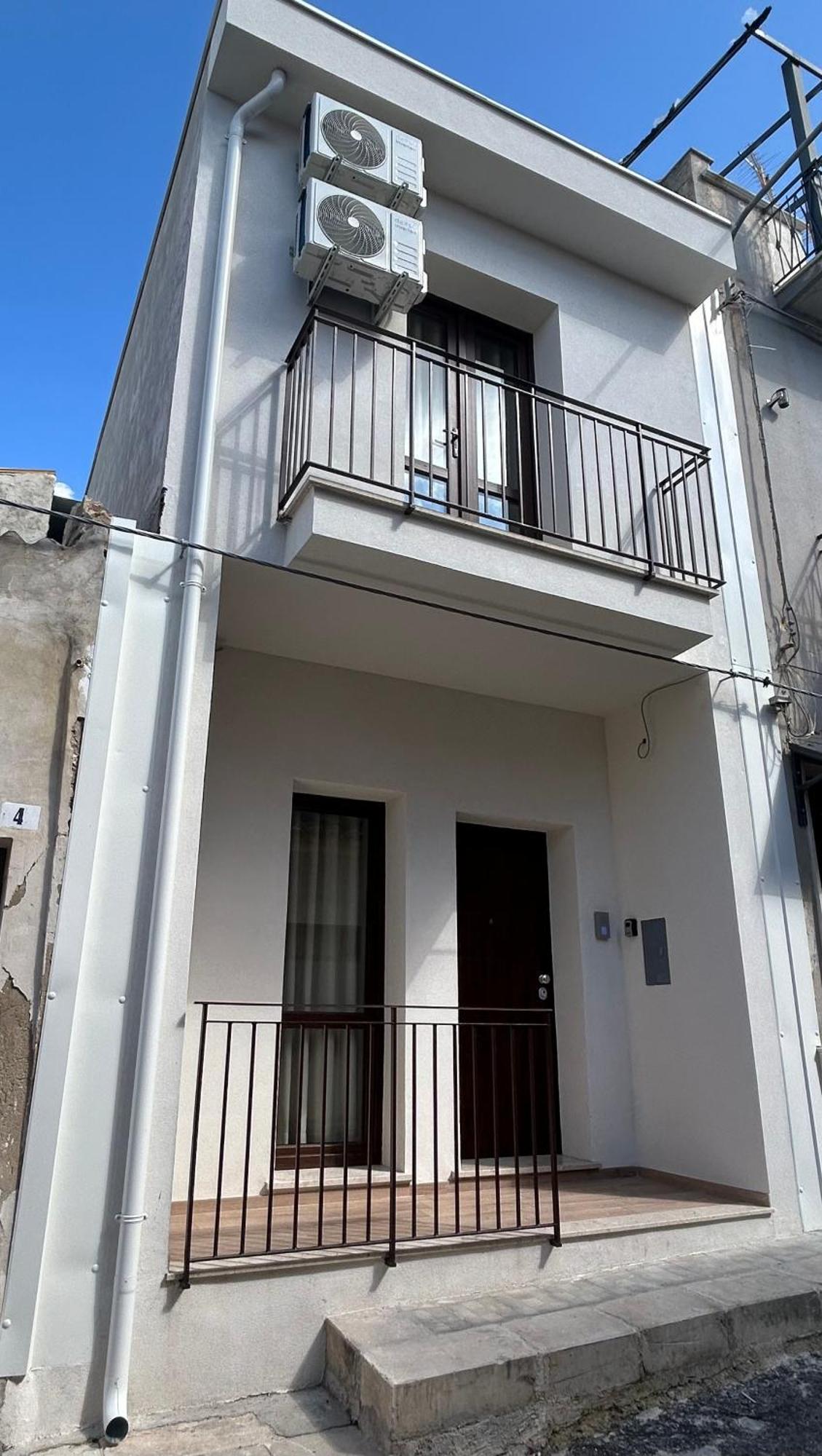 Appartamento Casa Leonardo Comiso Esterno foto